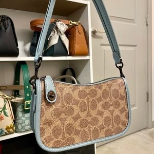 Coach Swinger 20 in Tan and Blue